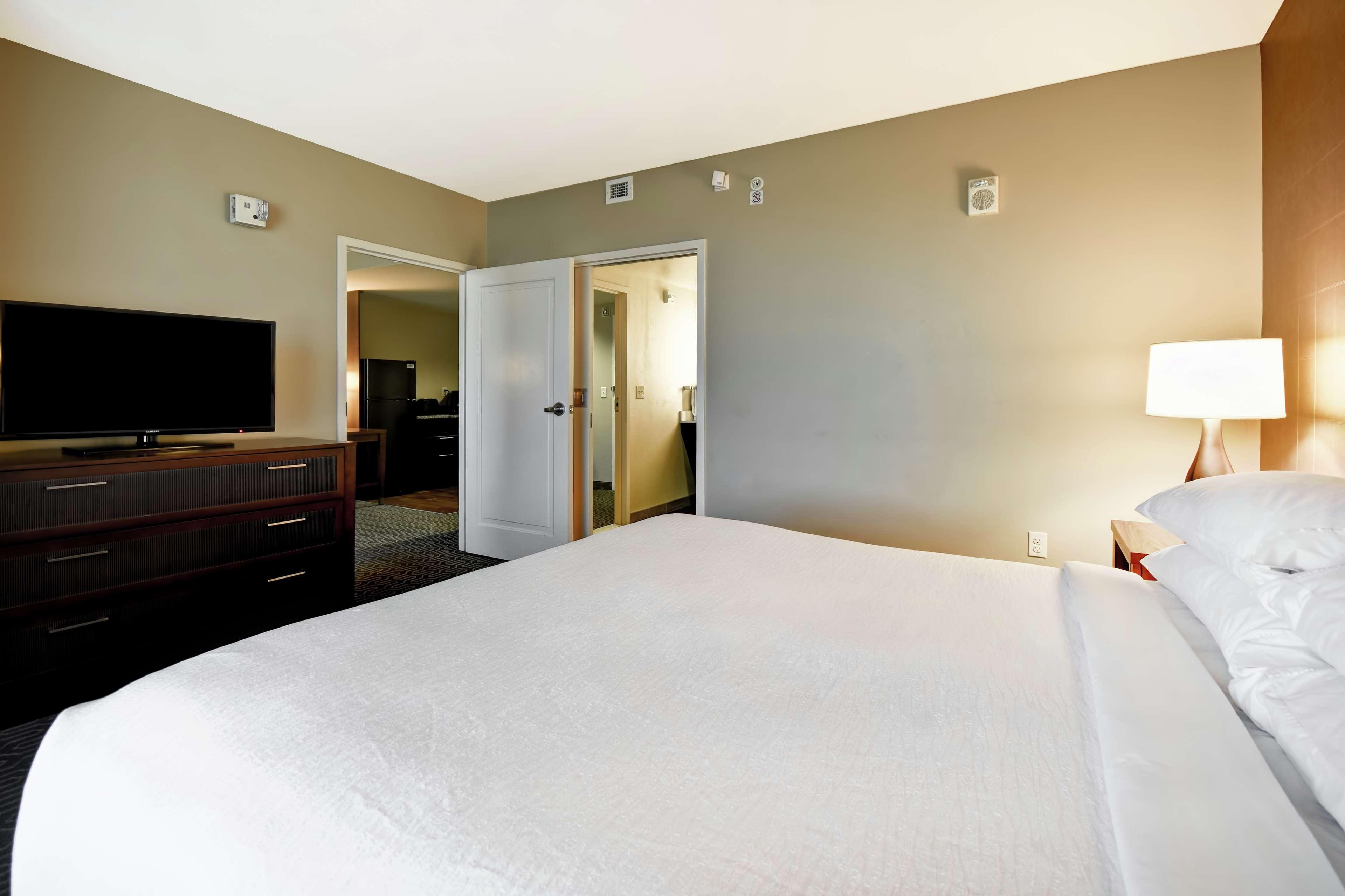 Embassy Suites Springfield Buitenkant foto