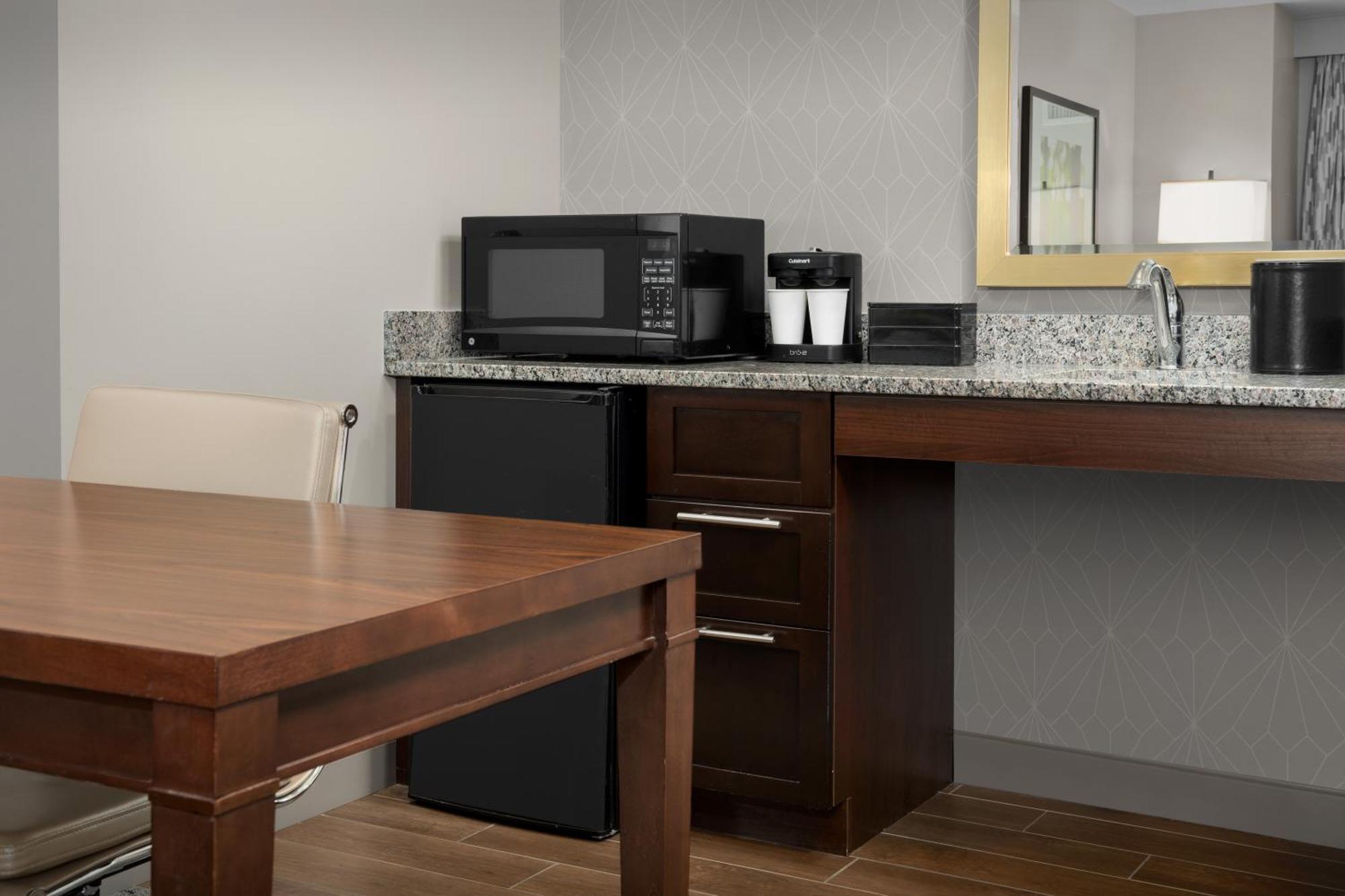 Embassy Suites Springfield Kamer foto