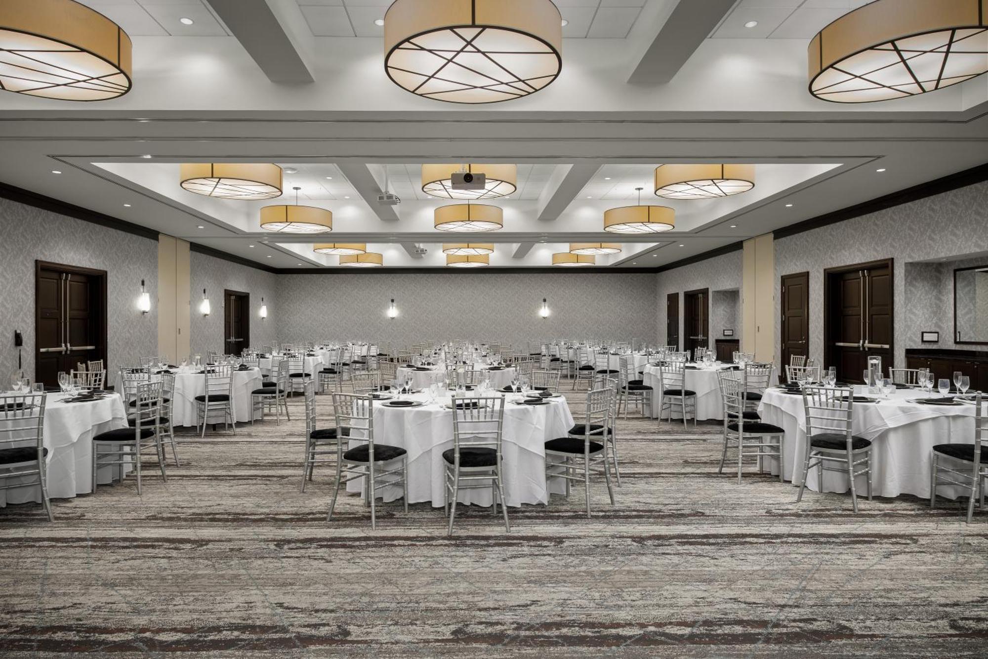 Embassy Suites Springfield Buitenkant foto